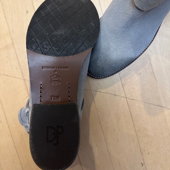 Donald J. Pliner Willow OL grey bootie, 7.5. CB2169 - Picture 7 of 7